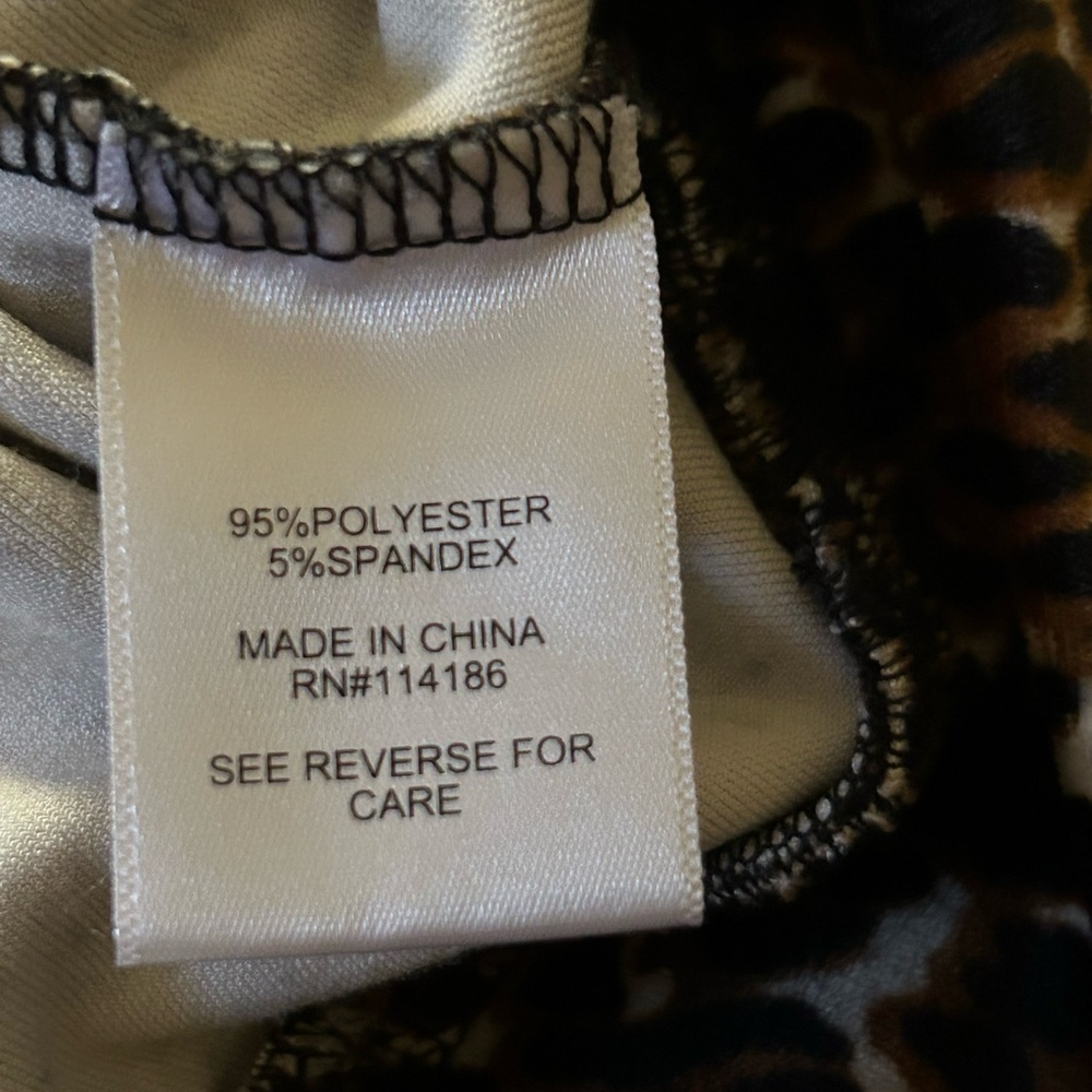 Juicy Couture Leopard Print Velour Pullover Sweatshirt Size Small - Picture 9 of 11